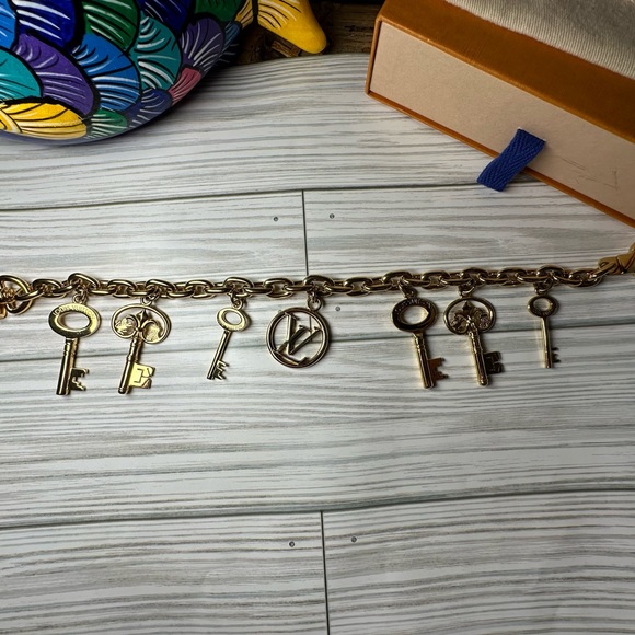 💛Louis Vuitton Bijoux Sack Key Charm ring - Picture 6 of 10